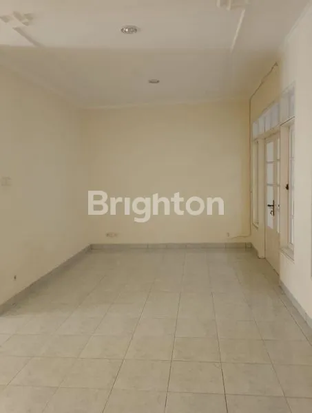 image RUMAH 2 LANTAI DI PERMATA BUANA, JAKARTA BARAT. (2)