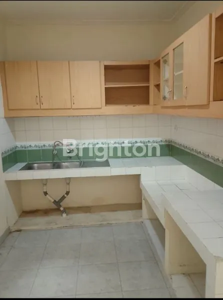 image RUMAH 2 LANTAI DI PERMATA BUANA, JAKARTA BARAT. (8)