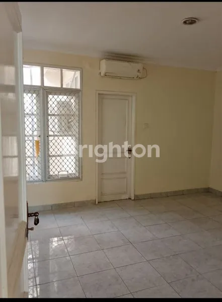 image RUMAH 2 LANTAI DI PERMATA BUANA, JAKARTA BARAT. (5)