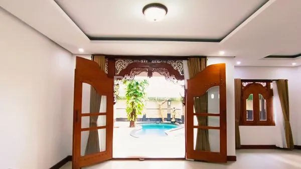 image DISEWAKAN VILLA MEWAH 2 LANTAI  DI RENON (3)