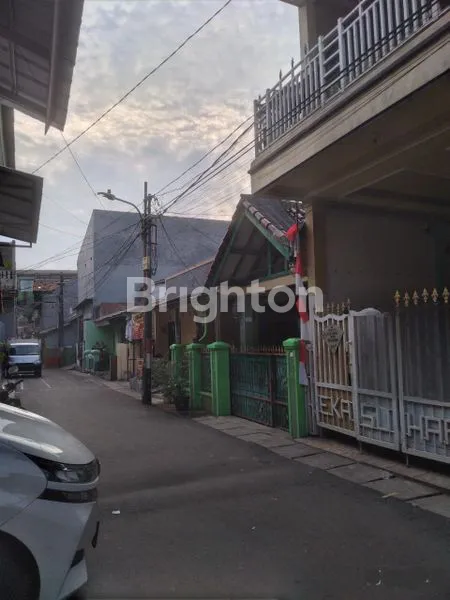 image RUMAH 1.5 LT JALAN KOMARUDIN PENGGILINGAN CAKUNG JAKARTA TIMUR STRATEGIS BEBAS BANJIR (8)