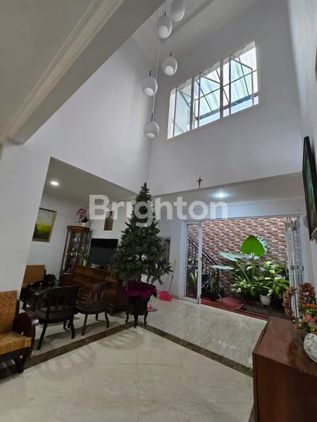 image RUMAH ASRI FULL RENOV 5+1 KT DI LEGENDA WISATA, LT 240M² (5)