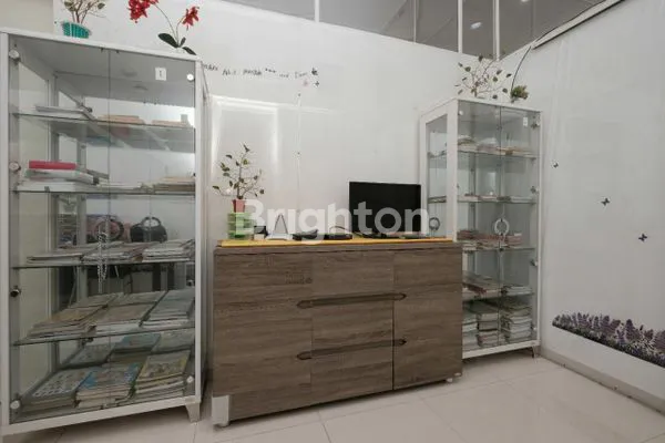 image RUMAH BENTUK KANTOR SIAP PAKAI DI SURABAYA TIMUR – LOKASI STRATEGIS & FULL FURNISHED (5)