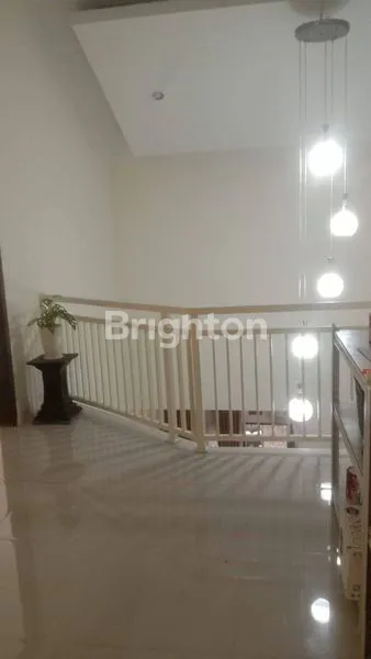 image RUMAH MEWAH HARGA MURAH DI SEKARDANGAN SIDOARJO (8)