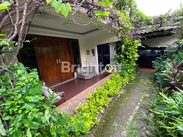 image RUMAH DI KEBON JERUK DI BELAKANG KANTOR MNC TV (1)
