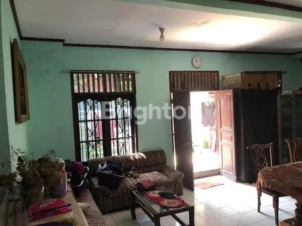 image RUMAH CANTIK  DUA LANTAI SIAP HUNI (2)