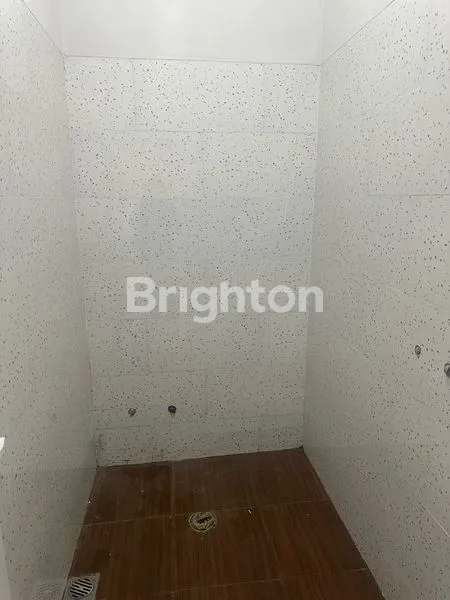 image RUMAH 2 LANTAI SIAP HUNI DI DURI KOSAMBI BARU (2)