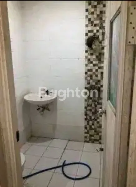 image DISEWAKA RUMAH TAMAN PALEM LESTARI JAKARTA BARAT (6)