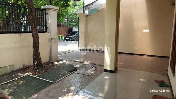 image RUMAH TERAWAT SIAP HUNI AREA BARATA JAYA BRATANG  (2)