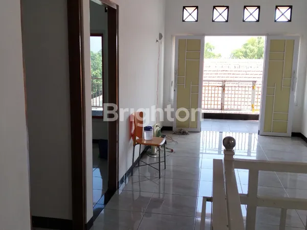 image DIJUAL CEPAT, RUMAH SIAP HUNI, 2 LANTAI, SELANGKAH KE BUKIT PALMA CITRALAND SURABAYA BARAT (4)