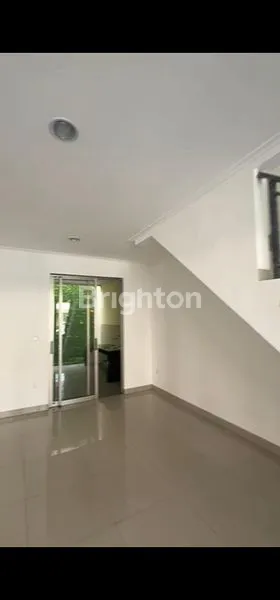 image RUMAH 2 LANTAI CLUSTER MIAMI PIK SANGAT BAGUS DAN NYAMAN (2)