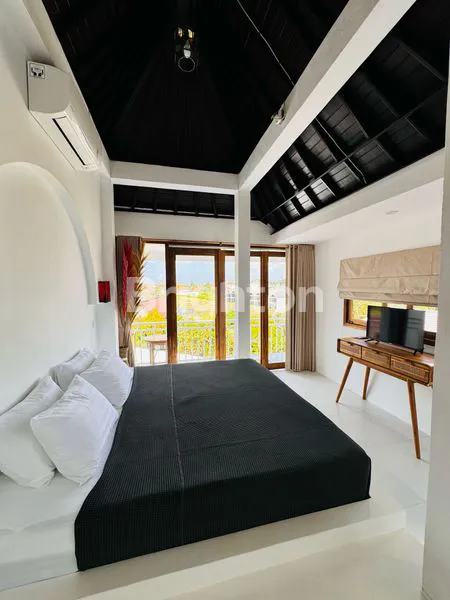 image GUESTHOUSE BARU 2 LANTAI DENGAN 7 KAMAR TIDUR, FULLY FURNISHED. DI AREA PARIWISATA CANGGU, SANGAT STRATEGIS, NYAMAN DAN TENANG\N (3)