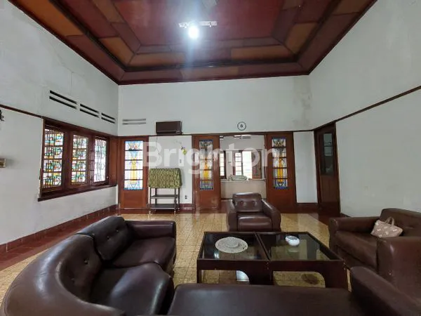 image DIJUAL CEPAT RUMAH STRATEGIS PUSAT KOTA (5)