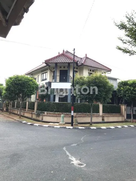 RUMAH 2 LANTAI HOEK DI JL KEMANG ANGGREK KEMANG  PRATAMA 2 BEKASI