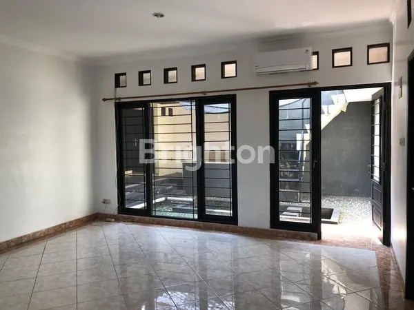 image RUMAH 2 LANTAI HOEK DI JL KEMANG ANGGREK KEMANG  PRATAMA 2 BEKASI (4)