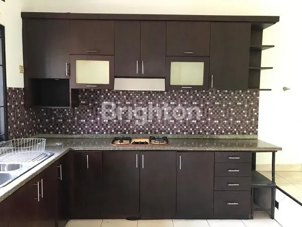image RUMAH 2 LANTAI HOEK DI JL KEMANG ANGGREK KEMANG  PRATAMA 2 BEKASI (6)