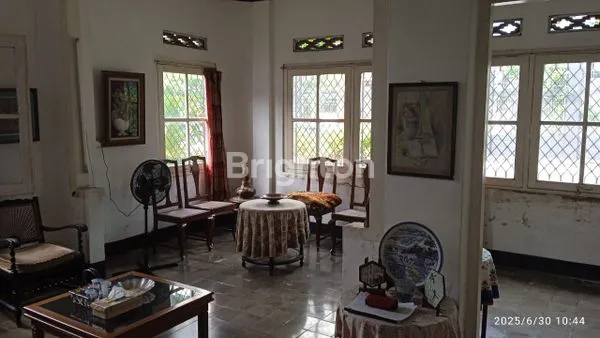 image RUMAH KLASIK AND ARTISTIK DAERAH KOTABARU (4)