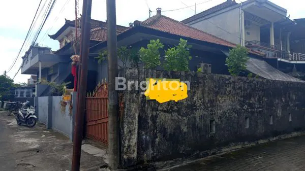 image RUMAH STRATEGIS DI RENON, LT 200M², 3 KT, 2 TOKO (2)