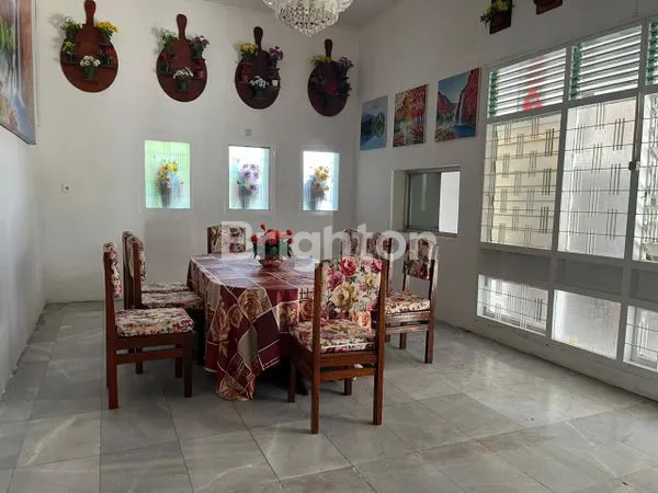 image RUMAH LUAS & TERAWAT DI PUSAT KOTA SURABAYA (6)