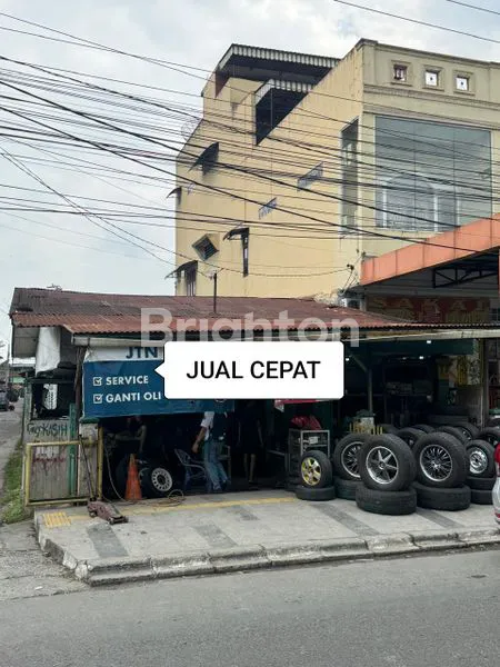 RUMAH SANGAT STRATEGIS COCOK TEMPAT USAHA