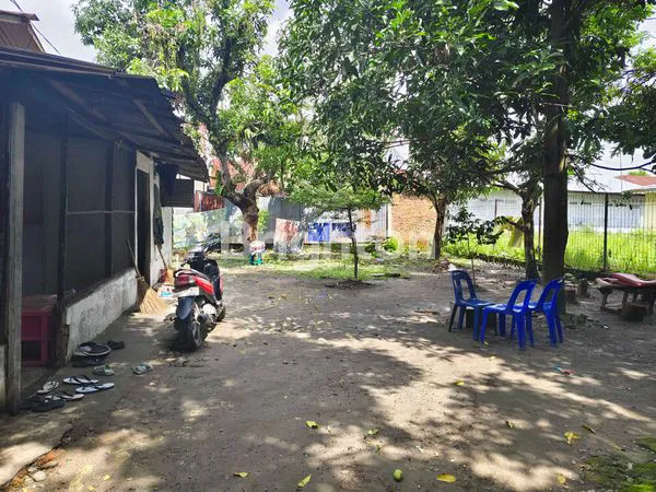 image TANAH LUAS 689M² BONUS RUMAH, DEKAT KAMPUS UNIMED & MMTC (3)