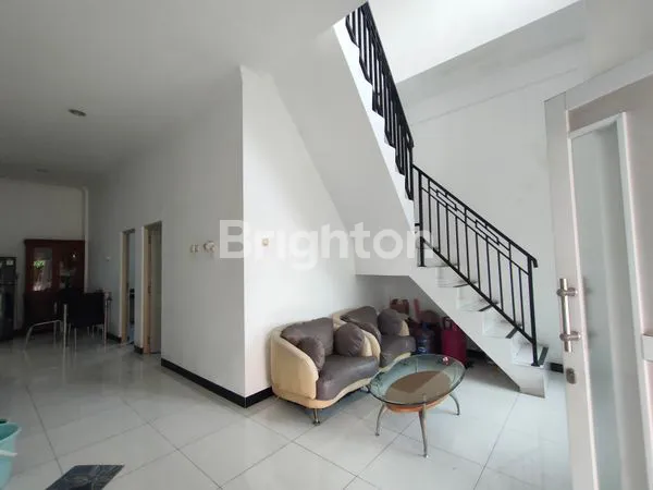 image RUMAH KOST STRATEGIS 8 KAMAR SANGAT TERAWAT SIAP HUNI DEKAT KAMPUS UPH & MALL KARAWACI (3)