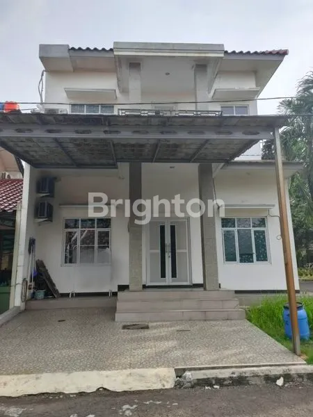 image RUMAH KOST STRATEGIS 8 KAMAR SANGAT TERAWAT SIAP HUNI DEKAT KAMPUS UPH & MALL KARAWACI (1)