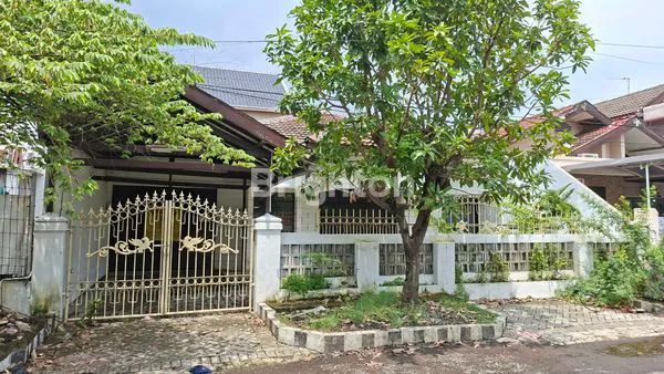 DIJUAL/DISEWAKAN RUMAH LOSS SIAP HUNI SELANGKAH DARI MERR