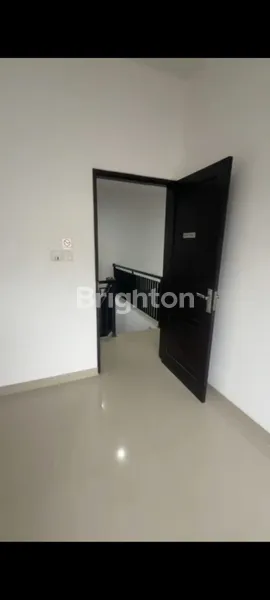 image RUMAH STRATEGIS GATOT SUBROTO, SHM & SIAP HUNI (8)