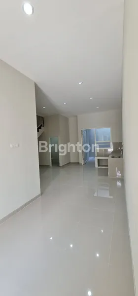 image RUMAH BARU GRESS KUTISARI INDAH, LAYOUT SUPER LEGA, KAMAR BESAR BESAR, KAWASAN PERUMAHAN TENANG DAN BEBAS BANJIR, SIAP HUNI  (8)