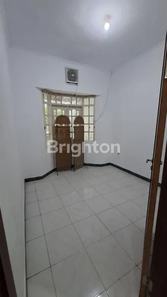 image RUMAH STRATEGIS TERAWAT SIAP HUNI (4)