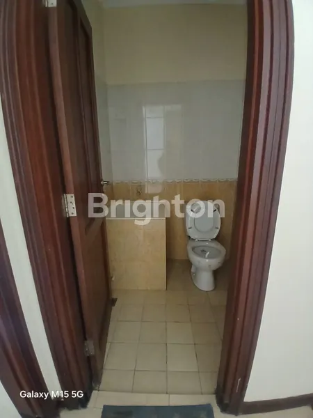 image DISEWAKAN RUMAH FULLERTON CITRALAND SURABAYA, BARU DI RENOVASI (6)