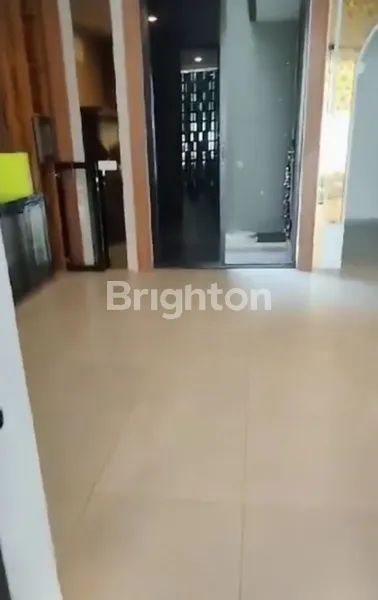 image RUMAH MINIMALIS CENTRAL PARK MERR SIAP HUNI LOKASI STRATEGIS DEKAT UPN (3)