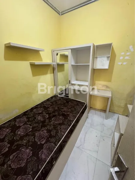 image RUMAH KOS KUTISARI 2 LANTAI STRATEGIS DEKAT PETRA (3)