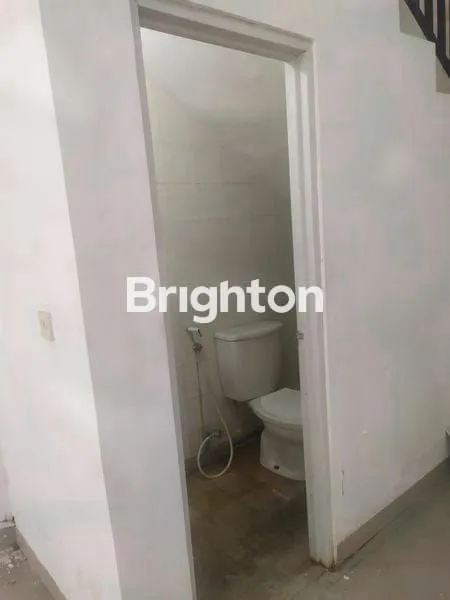 image RUKO 2 LANTAI KONDISI BAGUS STRATEGIS DEPAN KAMPUS UNUD SUDIRMAN DENPADAR (6)