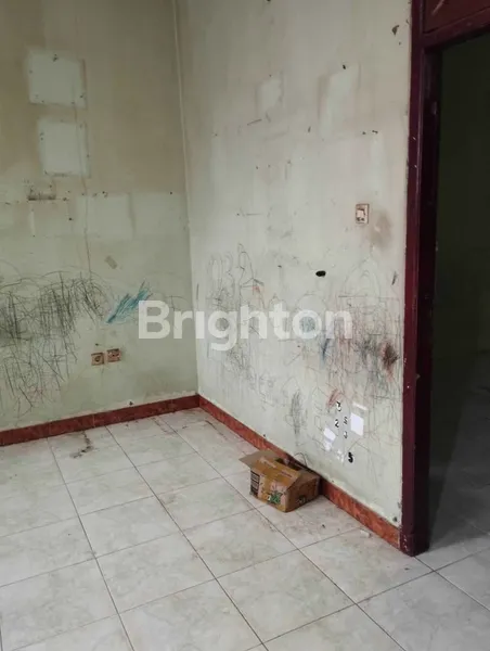 image RUMAH BENDUL MERISI PERLU RENOVASI LOKASI STRATEGIS DEKAT MARGOREJO (4)