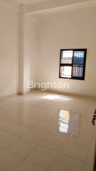 image RUKO MURAH LOKASI STRATEGIS DI JALAN ANUANG.  DEKAT JALAN VETERAN, SUNGAI SADDANG, JEND. SUDIRMAN, RUMAH SAKIT, MALL, DLL (4)