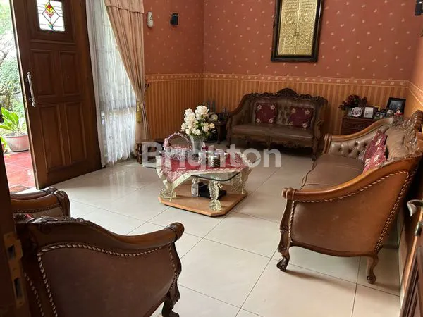 image RUMAH MEWAH DALAM KOMP PREMIUM,  SEMI FURNISHED & AKSES JALAN LEBAR DI BATUNUNGGAL BANDUNG (4)