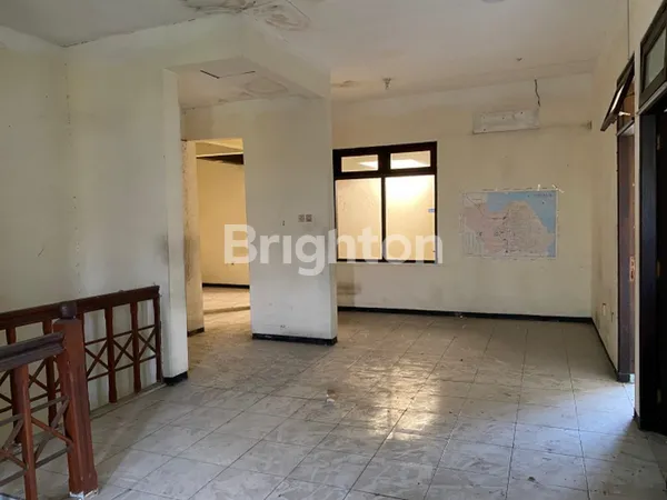 image RUMAH LAMA PONDOK NIRWANA HITUNG TANAH LOKASI SELANGKAH MERR STRATEGIS (4)