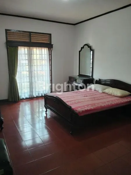 image DIJUAL RUMAH BESAR, SIAP HUNI, TANAH MENGGENTONG (3)