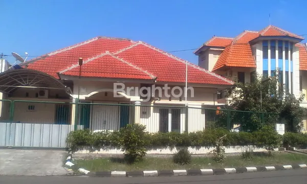 image DIJUAL RUMAH + PAVILIUN SUTOREJO ZONA KOMERSIL DEKAT PUSAT BISNIS (1)