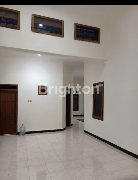image DISEWAKAN RUMAH DI SURABAYA BARAT (7)