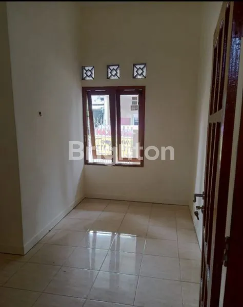 image DISEWAKAN RUMAH DI SURABAYA BARAT (8)