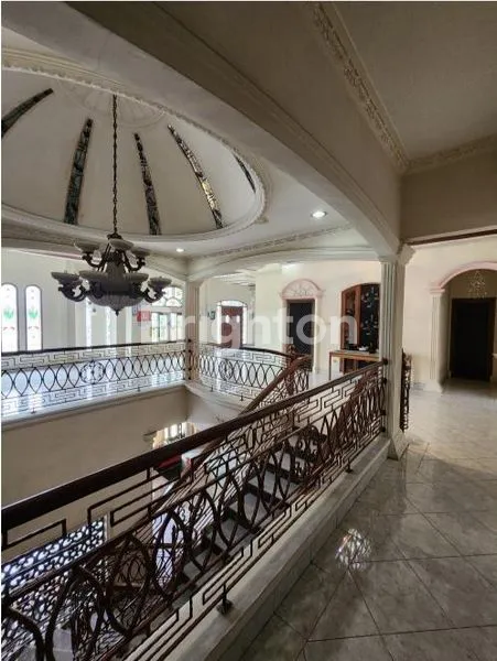 image RUMAH MEWAH 2 LANTAI DI TAMAN RATU, LT 252M² (8)