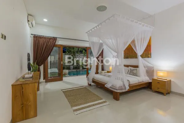 image LUXURY VILLA FOR SALE IN BERAWA CANGGU BALI (8)