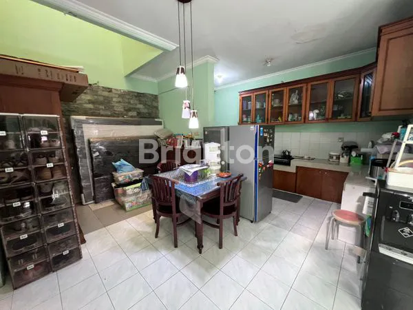 image RUMAH 2 LANTAI SIAP HUNI, HARGA TERJANGKAU (6)