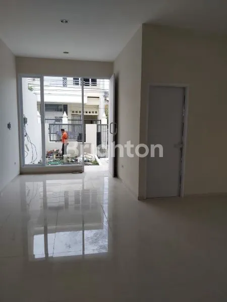 image RUMAH SIMPANG DARMO PERMAI SELATAN, MINIMALIS DIJUAL CEPAT (1)