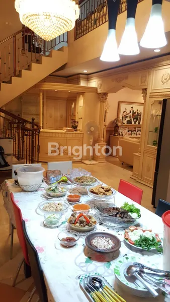 image RUMAH MEWAH 2 LANTAI RAYA TAMAN INDAH, MENANGGAL, GAYUNGAN DEKAT CITO, TAMAN, WARU SIDOARJO (6)