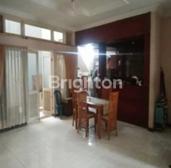 image RUMAH MEWAH 2 LT MEGAH DISEKELOA COBLONG BANDUNG KOTA  (4)