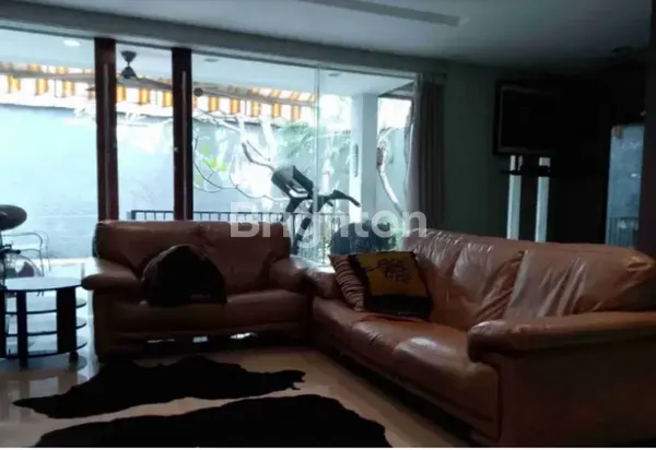 image RUMAH MEWAH AREA PREMIUM EKONOMIS STRATEGIS DEKAT LAP GOLF JUAL SGERA BANGET (2)